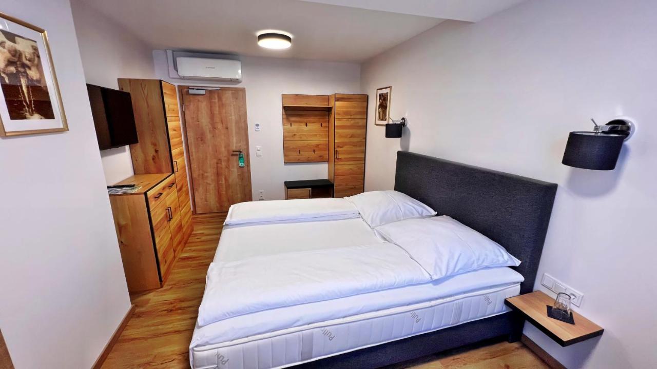 Hotel Zu Den Drei Kronen Seligenstadt Luaran gambar
