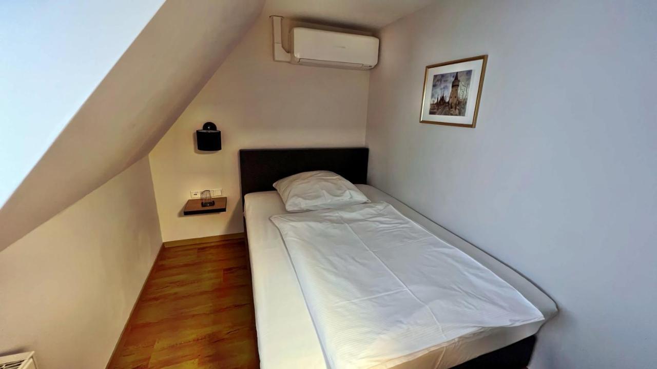 Hotel Zu Den Drei Kronen Seligenstadt Luaran gambar