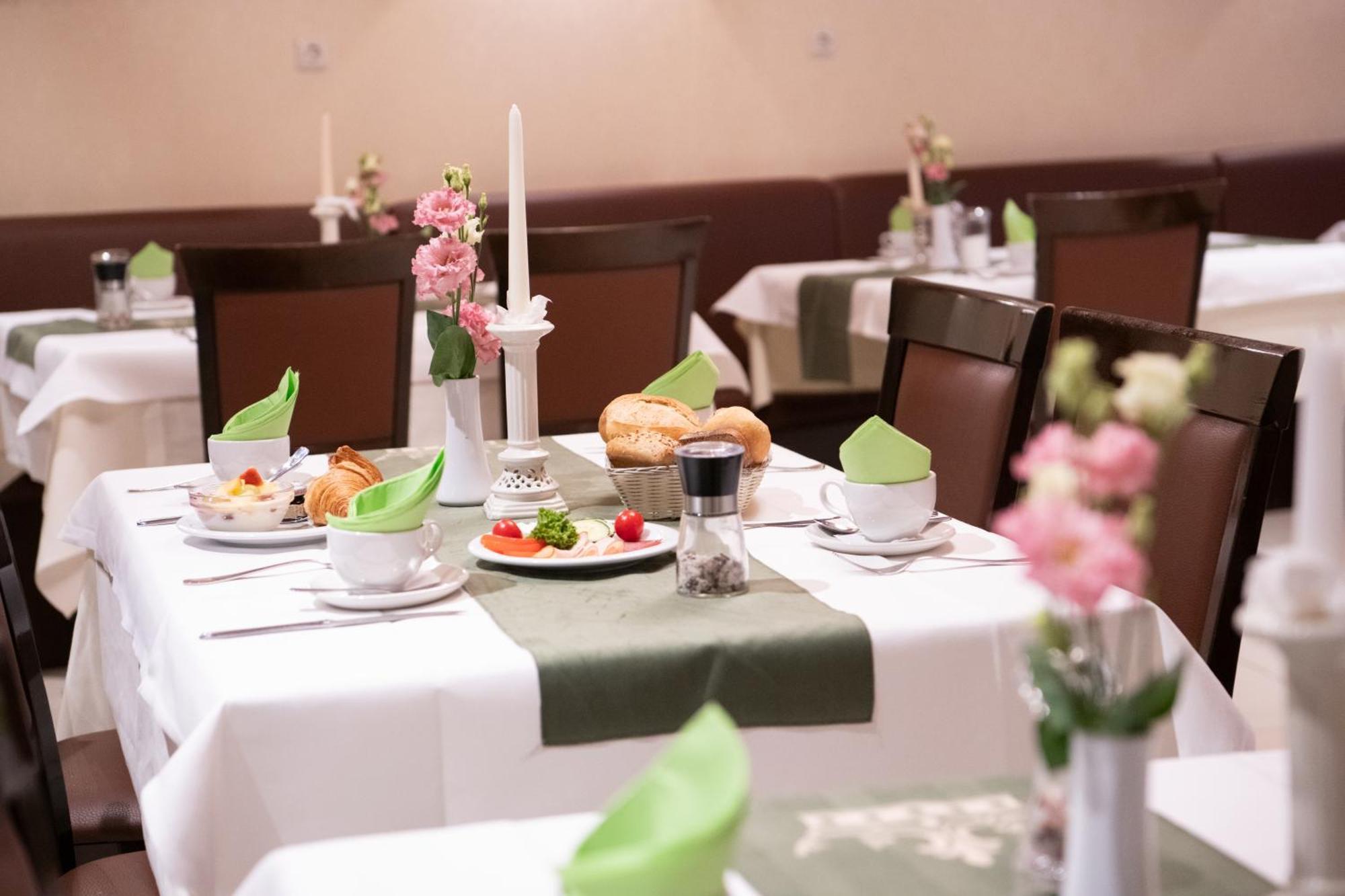 Hotel Zu Den Drei Kronen Seligenstadt Luaran gambar